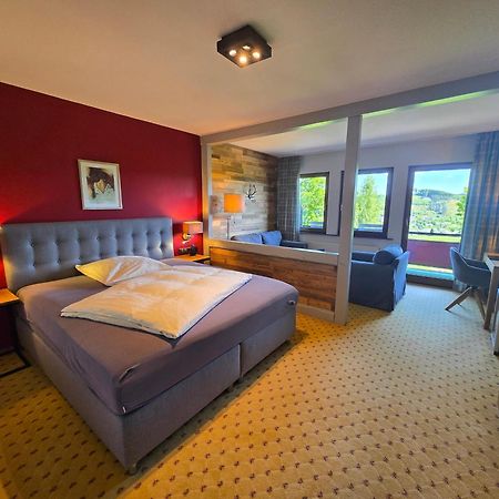 Berghotel Habbel Und Die Welt Kann Warten Коббенроде Экстерьер фото