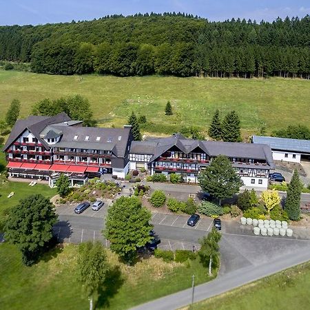 Berghotel Habbel Und Die Welt Kann Warten Коббенроде Экстерьер фото