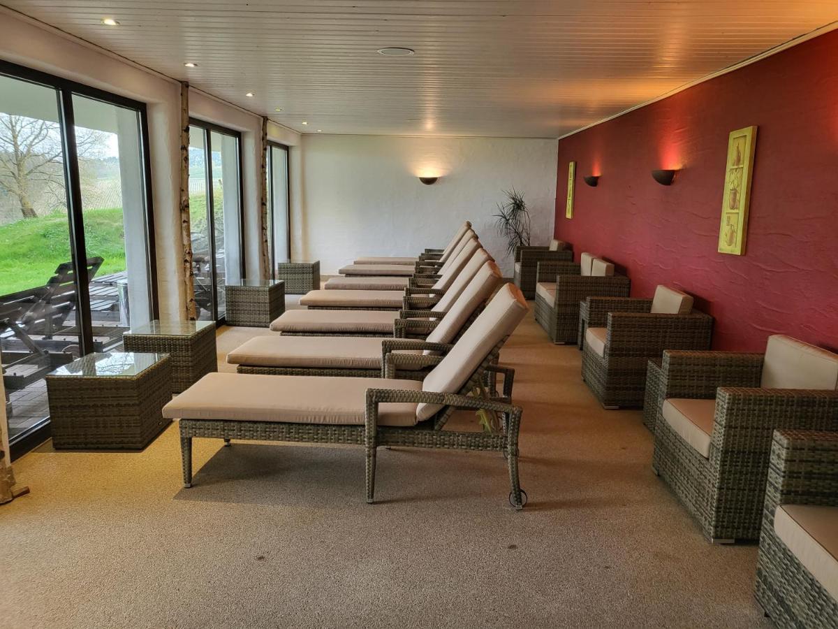 Berghotel Habbel Und Die Welt Kann Warten Коббенроде Экстерьер фото