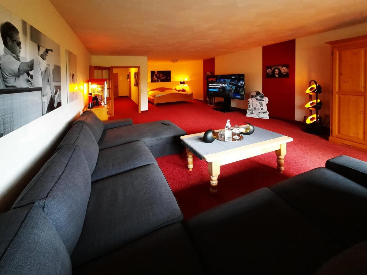 Berghotel Habbel Und Die Welt Kann Warten Коббенроде Экстерьер фото