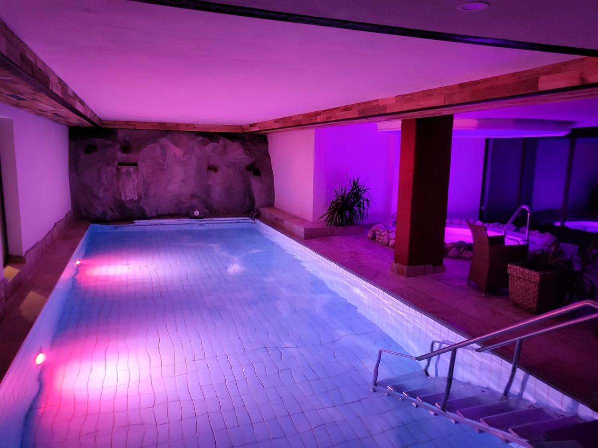 Berghotel Habbel Und Die Welt Kann Warten Коббенроде Экстерьер фото