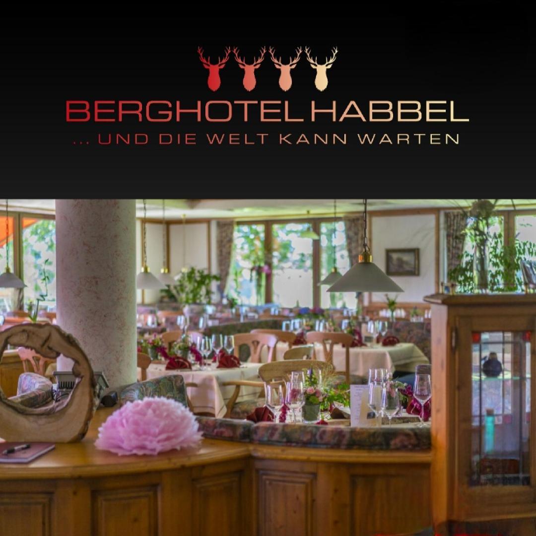 Berghotel Habbel Und Die Welt Kann Warten Коббенроде Экстерьер фото