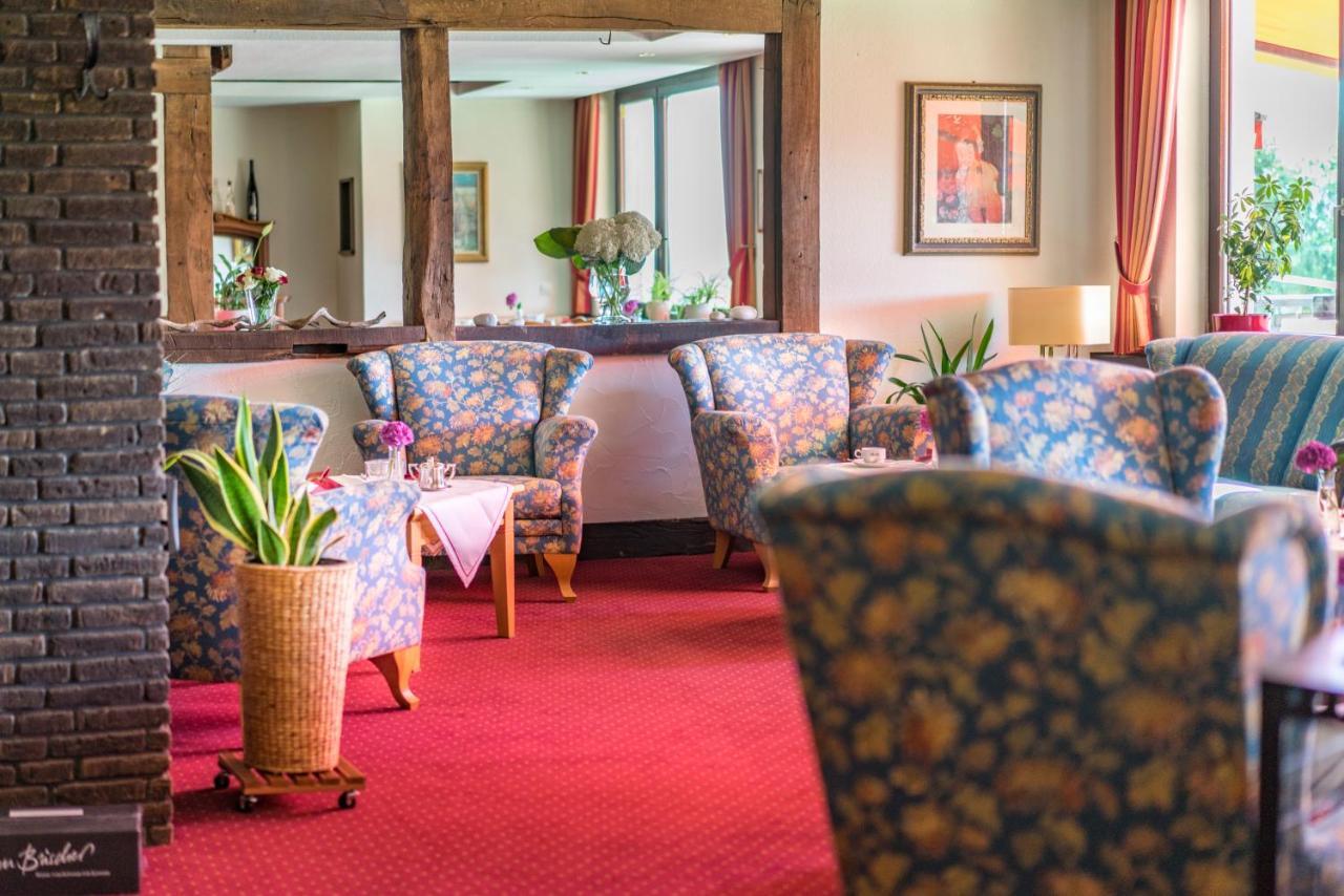 Berghotel Habbel Und Die Welt Kann Warten Коббенроде Экстерьер фото
